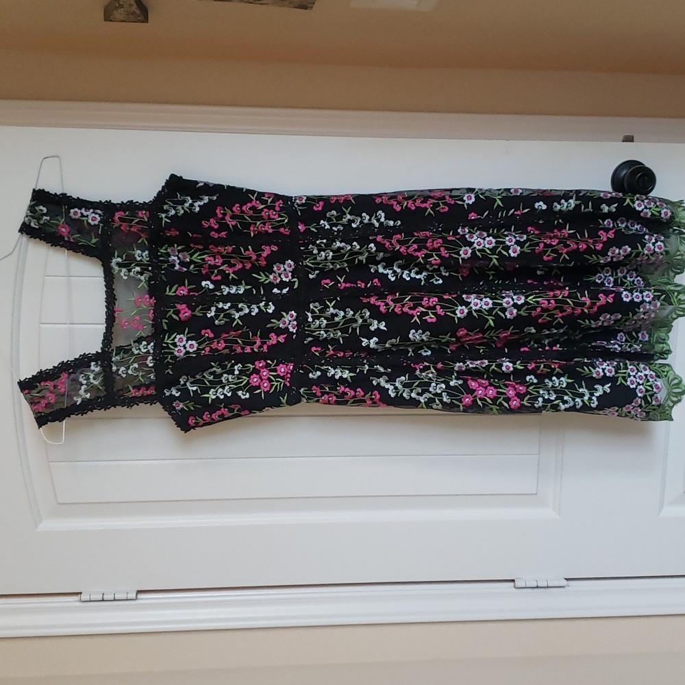 Versatile dress from work to cocktail attire!
